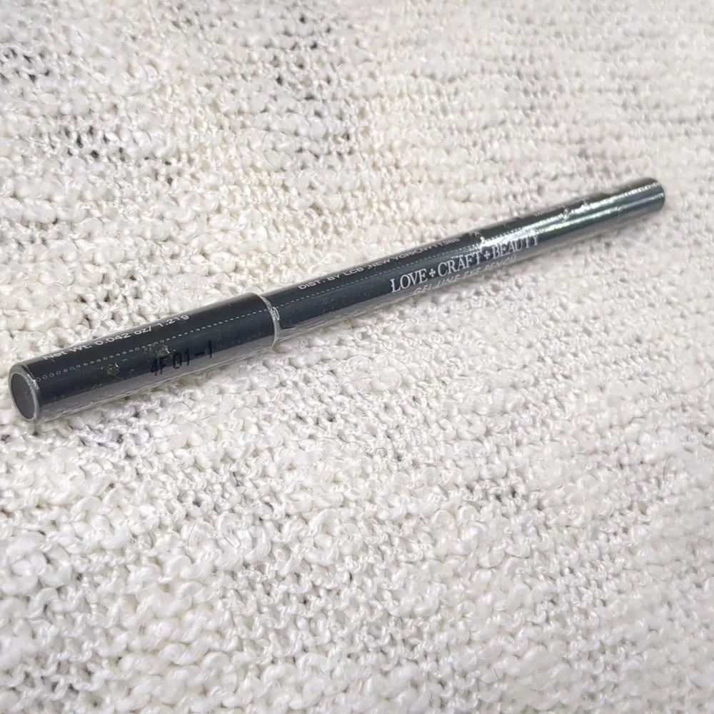 LOVE•CRAFT•BEAUTY Gel Line Eye Pencil in Searchlight, 1.21g/0.042oz
